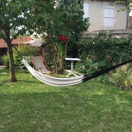 Chez Fred Avec Vue Sur Le Château Quarto em Acomodações Particulares Angles-sur-lʼAnglin