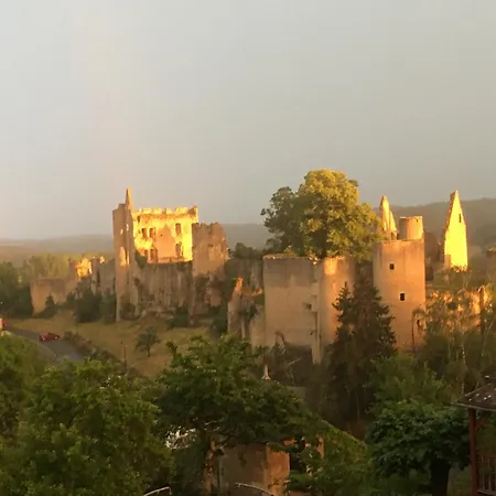 Quarto em Acomodações Particulares Chez Fred Avec Vue Sur Le Château Angles-sur-lʼAnglin